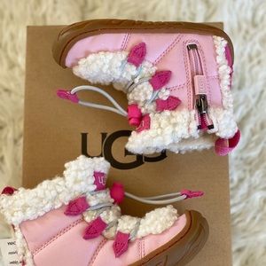 New UGG Billie Boot Toddler size 7 Pink shoes